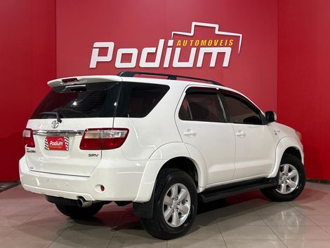 Toyota Hilux SW4 SRV D4-D 4x4 3.0 TDI Dies. Aut