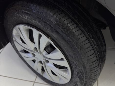 VolksWagen VOYAGE TREND 1.6 Mi Total Flex 8V 4p