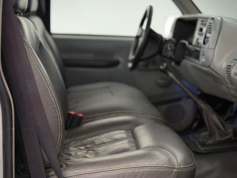 Chevrolet Silverado DLX 4.2 Diesel