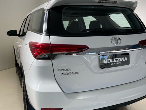 Toyota Hilux SW4 SR 4x2 2.7/ 2.7 Flex 16V Aut.