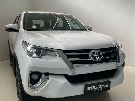 Toyota Hilux SW4 SR 4x2 2.7/ 2.7 Flex 16V Aut.