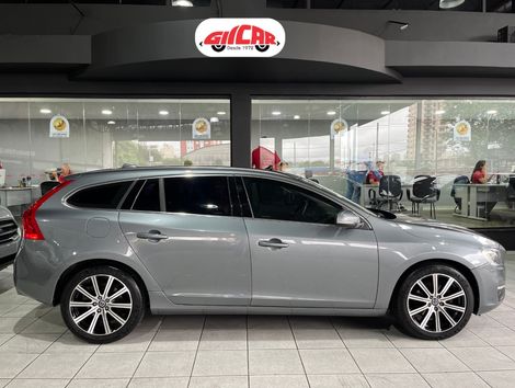 Volvo V60 T-5 MOMENTUM 2.0  5p