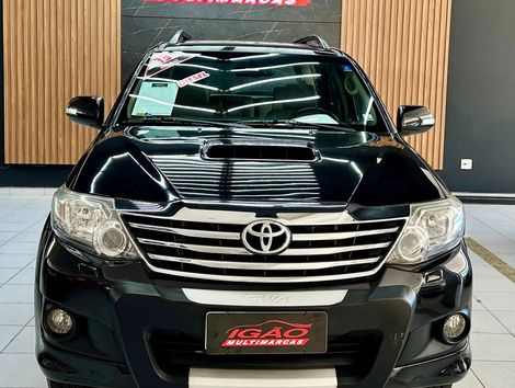 Toyota Hilux SW4 SRV D4-D 4x4 3.0 TDI Dies. Aut