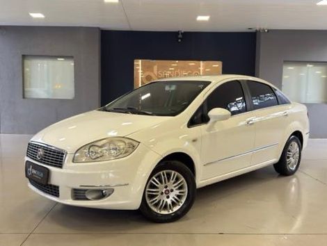 Fiat LINEA ESSENCE 1.8 Flex 16V 4p