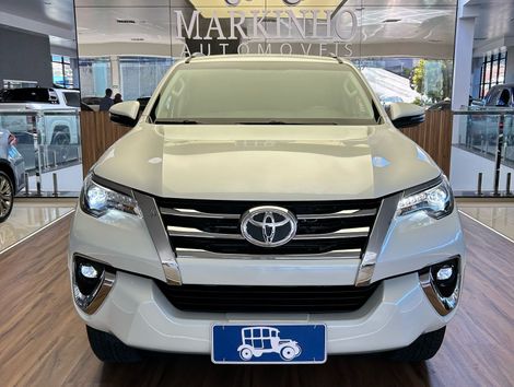 Toyota Hilux SW4 SRX 4x4 2.8 TDI 16V Dies. Aut.