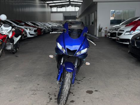 YAMAHA YZF R-3 321/ABS