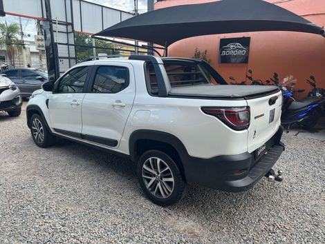 Fiat Strada Volcano 1.3 Flex 8V CD