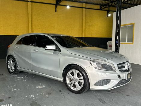 Mercedes Classe A 200 1.6 TB 16V Style 156cv Aut.