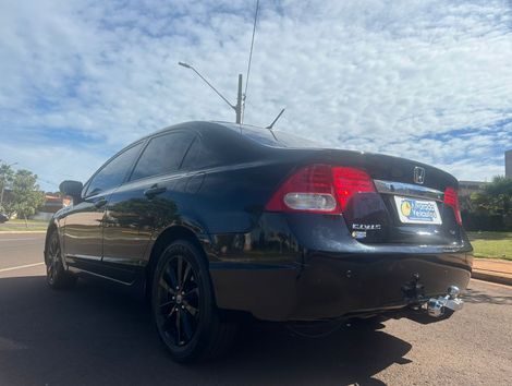 Honda Civic Sedan LXS 1.8/1.8 Flex 16V Aut. 4p
