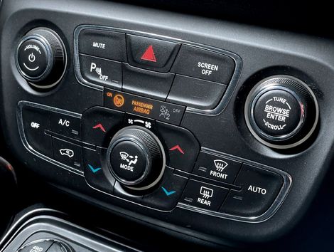 Jeep COMPASS LONGITUDE 2.0 4x4 Dies. 16V Aut.