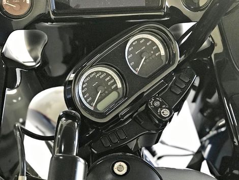 Harley ROAD GLIDE LIMITED FLTRK