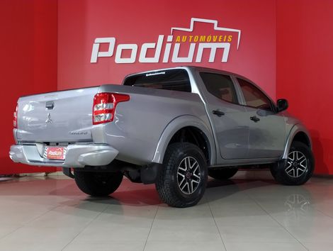 Mitsubishi L200 Tri. Outdo. GLS 2.4 CD 4x4 Die. Aut