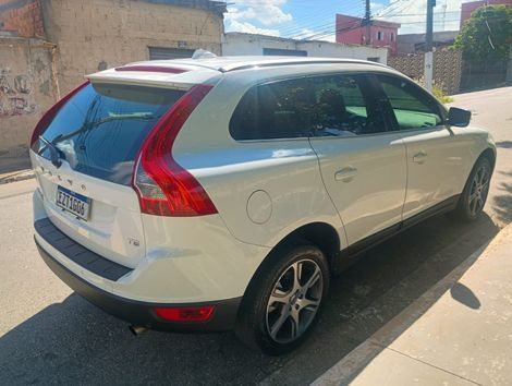 Volvo XC 60 2.0 T5  5p