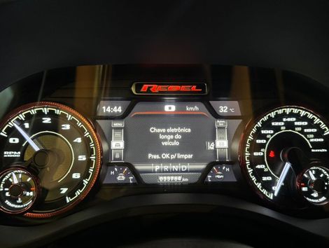 RAM 1500 REBEL 5.7 HEMI CD V8 4x4 Aut.