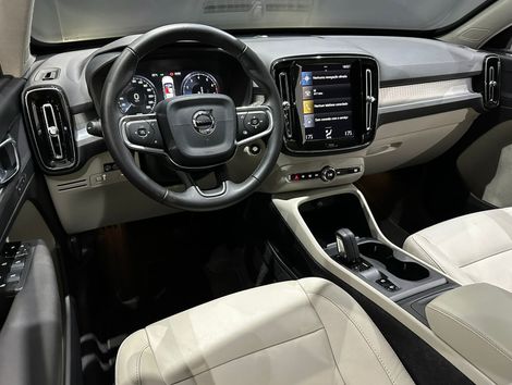 Volvo XC 40 T-5 MOMENTUM 2.0 252cv AWD