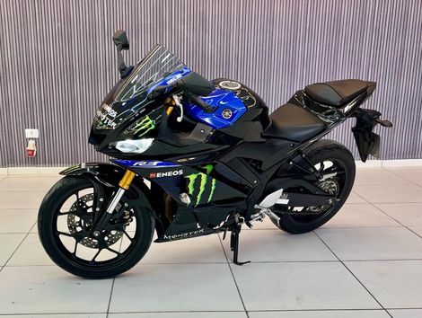 YAMAHA YZF R-3 321/ABS