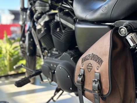 Harley XL 883 R