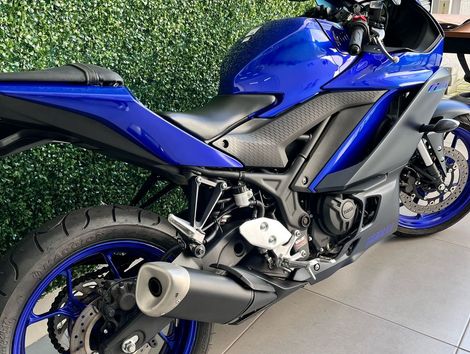 YAMAHA YZF R-3 321/ABS