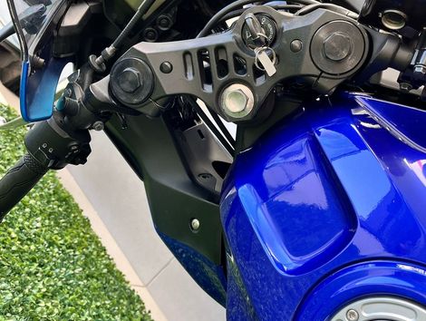 YAMAHA YZF R-3 321/ABS
