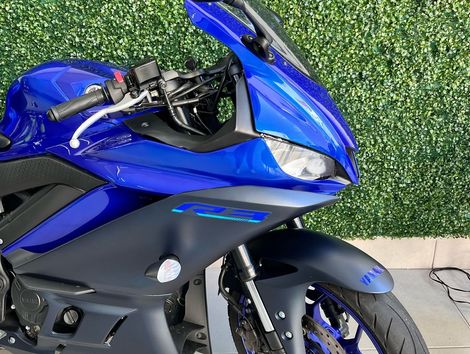 YAMAHA YZF R-3 321/ABS