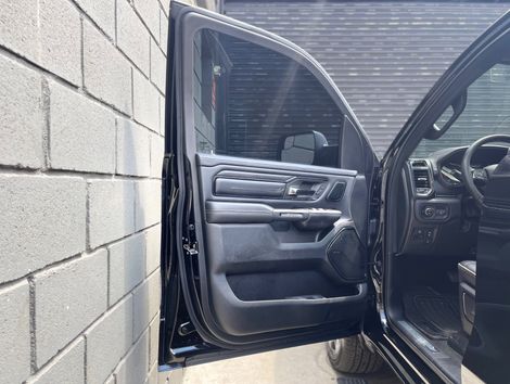 RAM 1500 LIMITED 5.7 CD 4x4 Aut.
