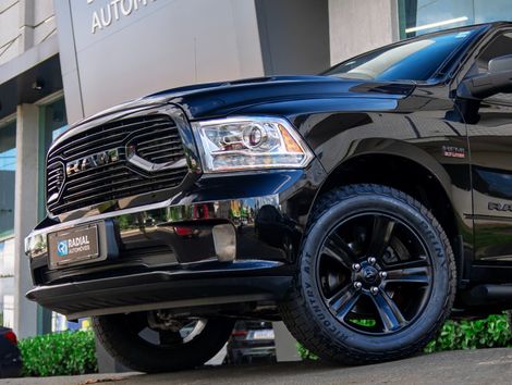 RAM 1500 CLASSIC LARAMIE 5.7 CD V8 4X4 Aut.