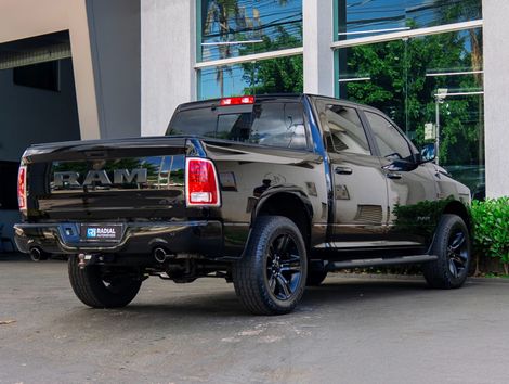 RAM 1500 CLASSIC LARAMIE 5.7 CD V8 4X4 Aut.