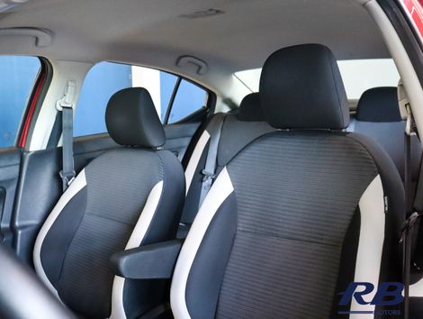 Nissan VERSA Advance 1.6 16V Flex Aut.