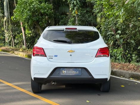 Chevrolet ONIX HATCH LT 1.0 8V FlexPower 5p Mec.