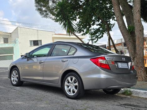 Honda Civic Sedan EXS 1.8/1.8 Flex 16V Aut. 4p