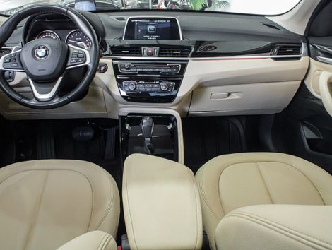 BMW X1 SDRIVE 20i X-Line 2.0 TB Active Flex