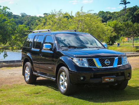 Nissan Pathfinder SE 2.5 16V TDI Diesel Aut.