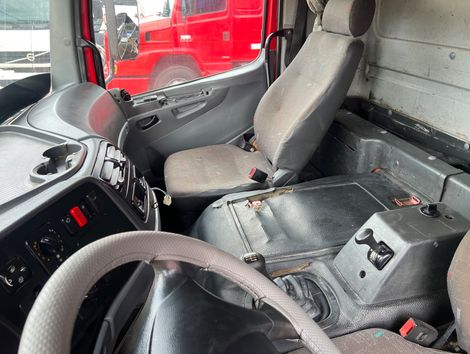 MERCEDES-BENZ Atego 2425 3-Eixos 2p (diesel)