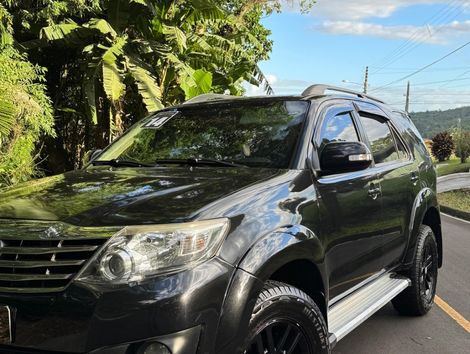 Toyota Hilux SW4 SR 4x2 2.7/ 2.7 Flex 16V Aut.
