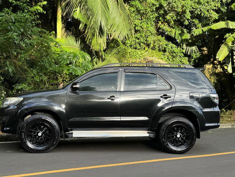 Toyota Hilux SW4 SR 4x2 2.7/ 2.7 Flex 16V Aut.