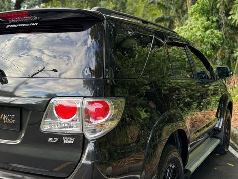 Toyota Hilux SW4 SR 4x2 2.7/ 2.7 Flex 16V Aut.