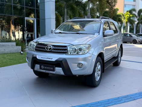 Toyota Hilux SW4 SR 4x2 2.7/ 2.7 Flex 16V Aut.