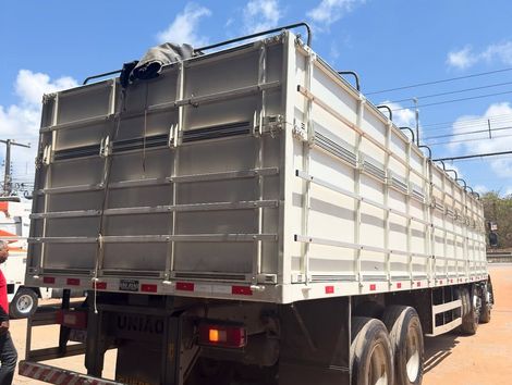 VOLVO VM 330 8x2 2p (diesel) (E5)