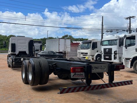 VOLVO VM 330 8x2 2p (diesel) (E5)