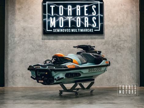BRP Wake Pro 230