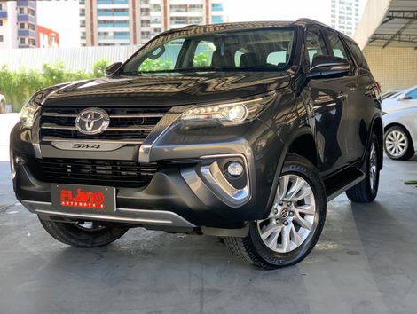 Toyota Hilux SW4 SRX 4x4 2.8 TDI 16V Dies. Aut.