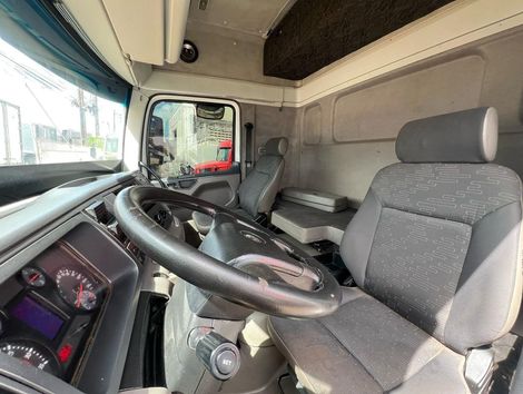 VOLKSWAGEN 24-280 E Constel. 6x2 2p (diesel)(E5)