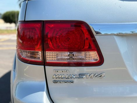 Toyota Hilux SW4 SRV D4-D 4x4 3.0 TDI Dies. Aut