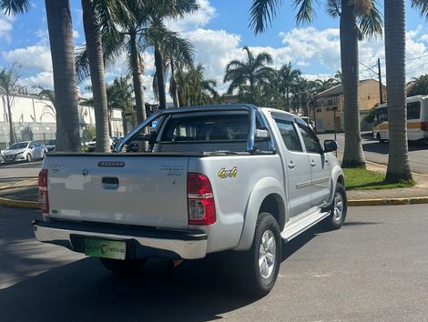 Toyota Hilux CD SRV 4x4 2.7 Flex 16V Aut.