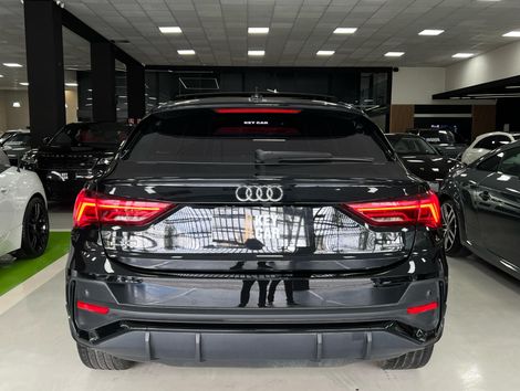 Audi Q3 SPB Perf. Black 2.0 TFSI Tipt. Quat.