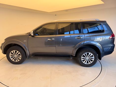 Mitsubishi Pajero HPE 3.2 4x4 T.I. Dies. 5p Aut.