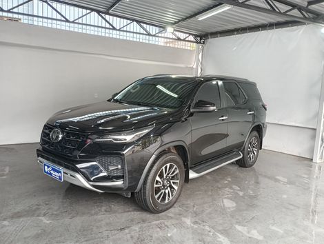Toyota Hilux SW4 SRX 4x4 2.8 TDI 16V Dies. Aut.