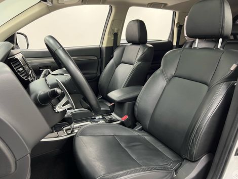 Mitsubishi OUTLANDER HPE-S 2.2 Diesel 4x4 Aut.
