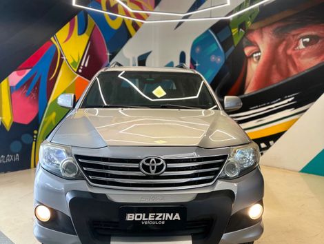 Toyota Hilux SW4 SR 4x2 2.7/ 2.7 Flex 16V Aut.