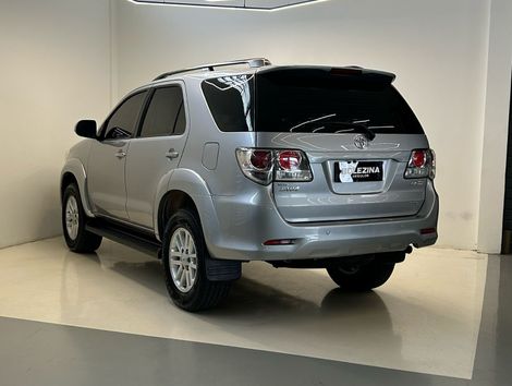 Toyota Hilux SW4 SR 4x2 2.7/ 2.7 Flex 16V Aut.